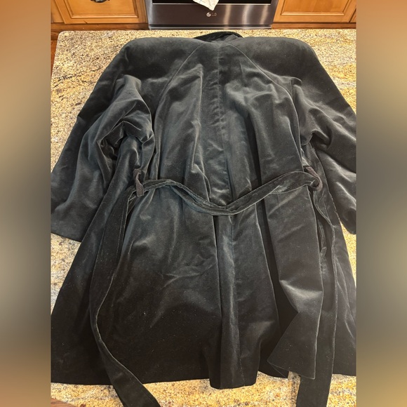 Vintage Portrait Velvet Jacket – Black, Belted, Shoulder Pads, L (Estimated) - Picture 10 of 10
